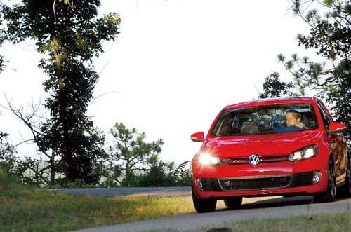 試駕370匹的Golf GTI MK6