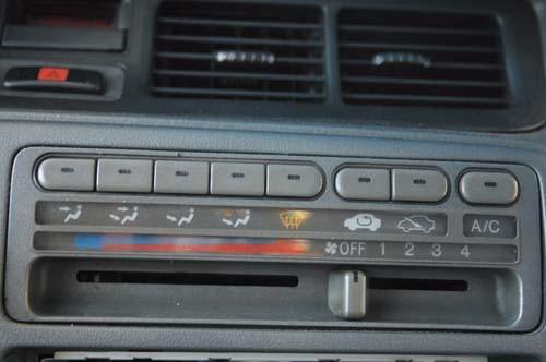 自己動手DIY--改裝HONDA CIVIC K6冷氣面板燈泡