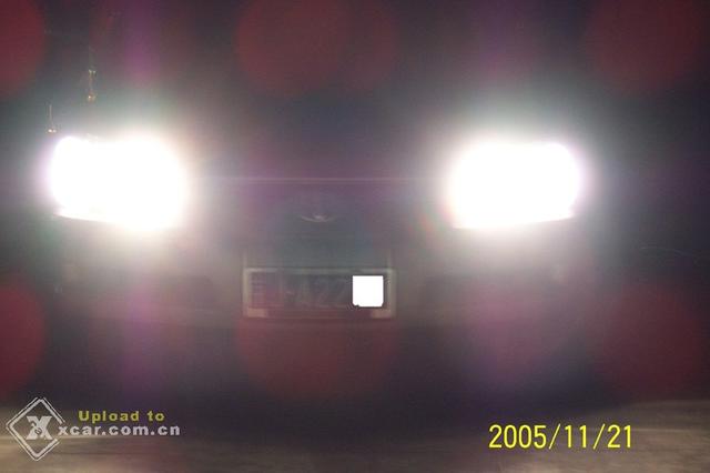 銳志超級車燈改裝（熱乎的）好亮?。?></font><br>  <br>  <br>  再來一張，這么晚了很辛苦啊！<br><br><font color=