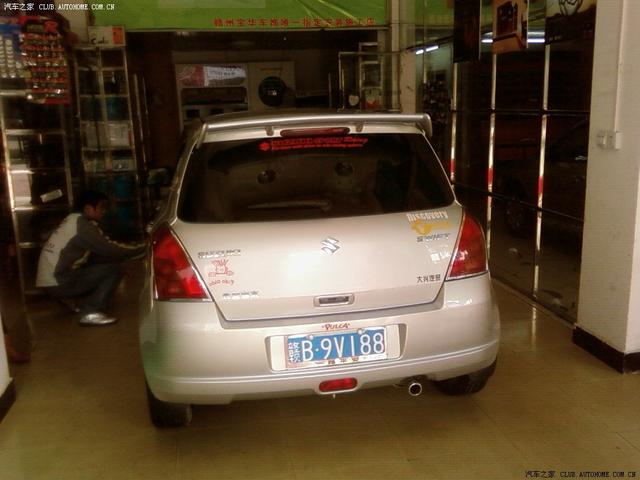 「寶寶」雨燕改裝作業(yè)之車身拉花