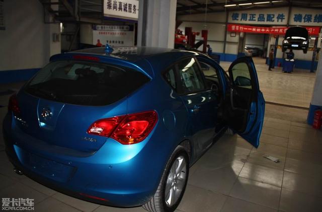 別克英朗改裝DVD導(dǎo)航倒車(chē)智能軌跡