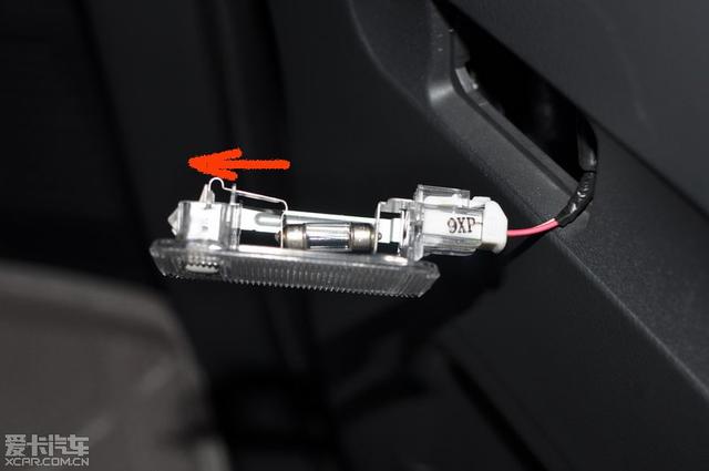 RAV4更换车内LED灯手把手教程及体会+车标张贴