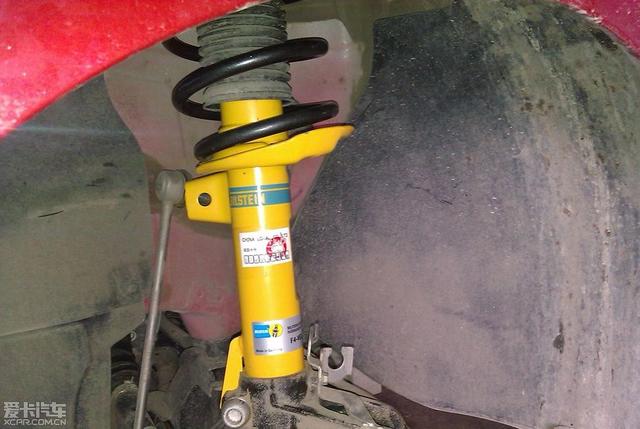 非常的爽! 速騰改裝Bilstein B12避震作業(yè)