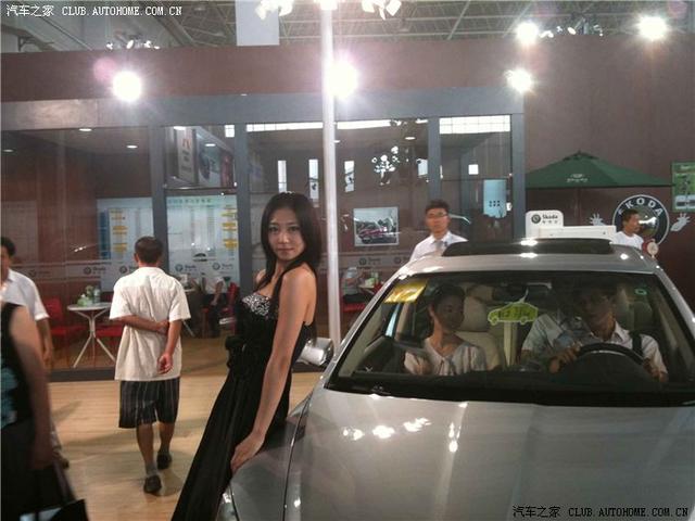 絕對(duì)想不到的奔馳級(jí)榮威550改裝！