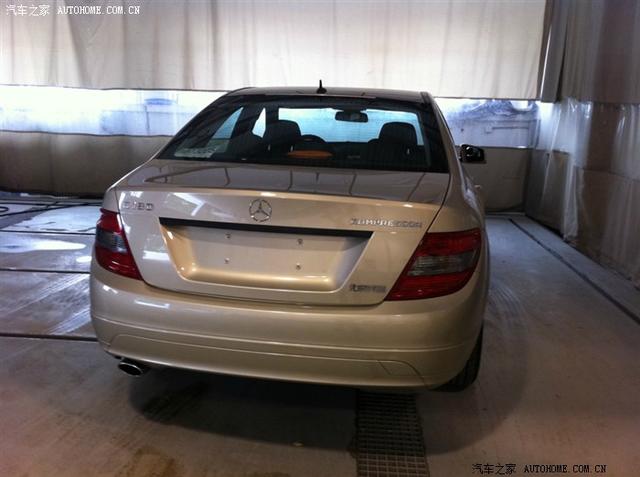 奔馳C230改裝作業(yè)之改裝AMG輪轂搞怪作業(yè)