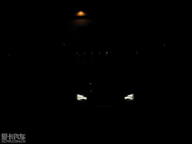 奧迪Q5改裝LED行車燈+內(nèi)飾圖片精彩作業(yè)。