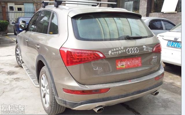 奧迪Q5改裝運(yùn)動多功能方向盤+進(jìn)口中網(wǎng)