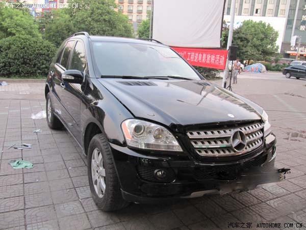奔馳R系改裝導(dǎo)航+倒車后視