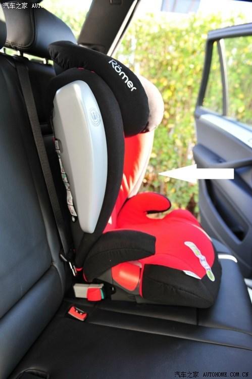 宝马X5改装4-12岁汽车儿童座椅作业