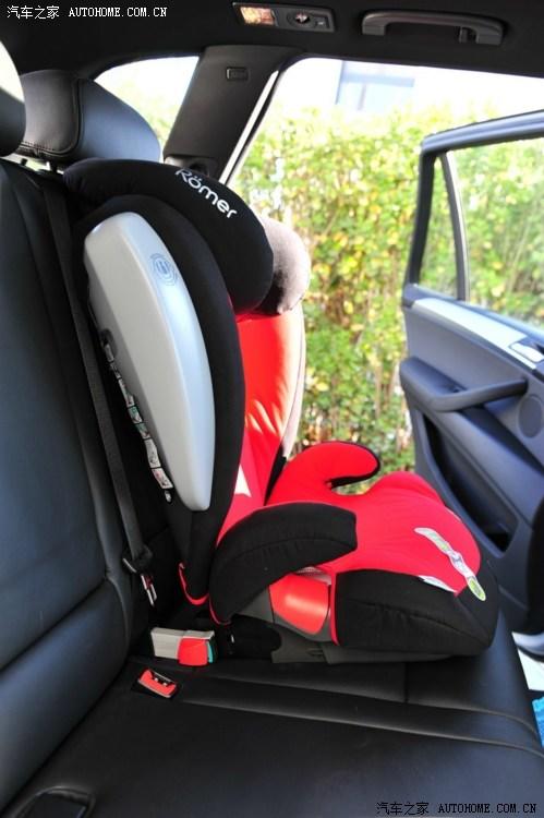 宝马X5改装4-12岁汽车儿童座椅作业
