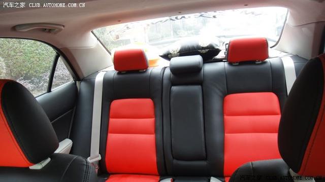 红色马自达6改装红色座椅+碳纤贴纸+窝脚灯作业
