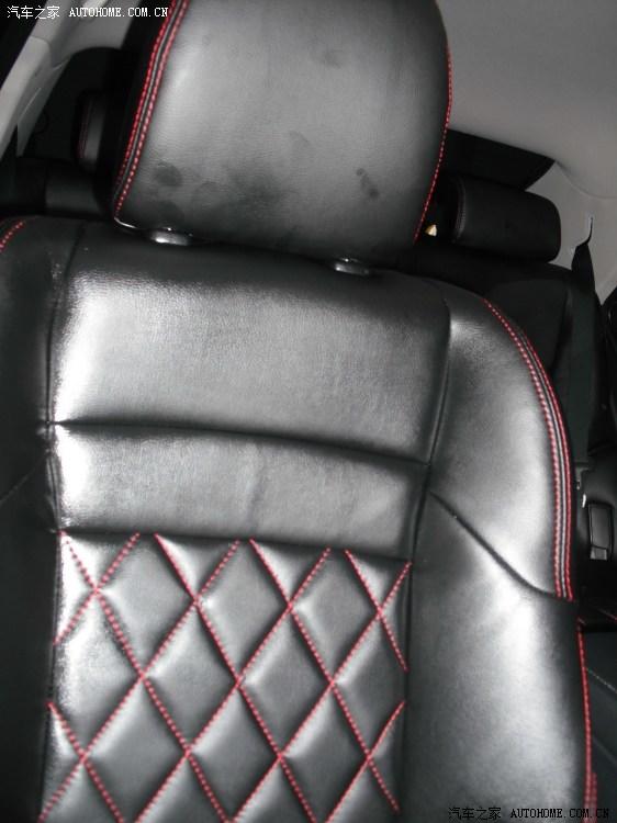 锐志装饰真皮座椅+红色脚垫+方向盘套