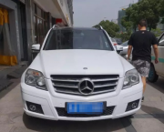 奔馳9900系列改色膜亮光白車(chē)身改色實(shí)車(chē)效果