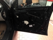 天津小呂奔馳ML320安裝360度全景行車記錄儀作業(yè)分享