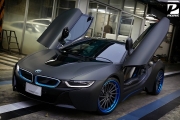 BMW i8 Gets改装ADV.1 Wheels蓝色魅惑轮毂