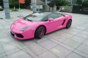 蘭博基尼汽車改色效果之亮光桃紅車身貼膜