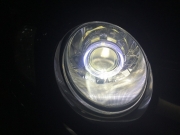 [燈光燈飾] 上海淳梓改燈 JEEP指南者車燈改裝小糸Q5透鏡 飛利浦氙氣燈 華科安定器 白色天使眼