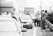 “年輕的汽車社會” 尷尬面對免費(fèi)通行