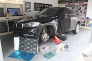 武漢專業(yè)汽車隔音店  弘聲俄羅斯stp+美國(guó)斯耐特隔音寶馬X6