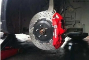 英菲尼迪FX35升級(jí)改裝BREMBOGT剎車套裝。