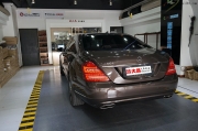 奔馳S350發(fā)燒汽車音響改裝德國(guó)零點(diǎn)器材_重慶渝大昌汽車影音