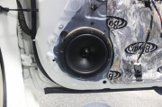天津汽車音響改裝，日產(chǎn)天籟改裝美國霸克音響超薄低音