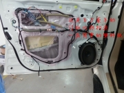 蘭德酷路澤改美國駭客加德國古登  威海志遠(yuǎn)汽車音響改裝店