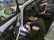武漢奔馳GLC改裝  三色氛圍燈  俘虜人的眼睛！