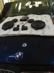 得三分頻者的天下-寶馬X1專車專用德國麥?zhǔn)?全車大能隔音...