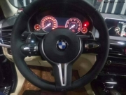 寶馬X5全液晶儀表完成在來個M刀鋒拔片方向盤效果美美的。