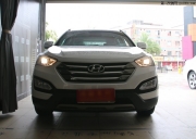 現(xiàn)代新勝達原車燈光不亮 車燈升級改裝作業(yè)