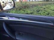 寶馬X5改黑碳纖內(nèi)飾細(xì)節(jié)圖