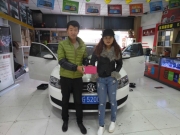 濟(jì)寧大眾朗行汽車音響改裝升級 美女車主愛上調(diào)音師