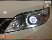 太原豐田塞納車燈改裝原裝Q5小糸透鏡 巖崎5500K燈泡 奧茲...
