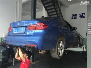 昆明升級(jí)寶馬320IM四出排氣+碳纖維后唇