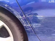 奧迪貼了TPPF隱形車衣 發(fā)生剮蹭之后很神奇
