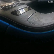 深圳奔馳GLC改裝原廠三色氛圍燈