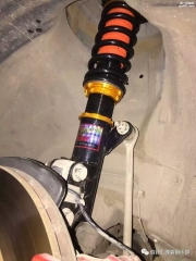 A180升級SF鉸牙避震，升前1指后1指半。