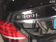 天津奔馳E300安裝隱藏式行車記錄儀