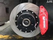 廣州-寶馬3系 升級(jí)二手英國(guó)原廠ap7040 六活塞鮑魚 現(xiàn)場(chǎng)作業(yè)