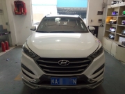 福州現(xiàn)代途勝車燈改裝雙光透鏡LED淚眼日行燈套件