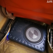 青島馬自達3音響加裝8音度8S超薄低音，感受低音之震撼！