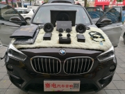 深圳賽電寶馬X1音響改裝丹拿三分頻+英雅仕功放+捷力低音+...