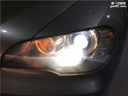 太原寶馬X5大燈改裝海五透鏡 歐司朗4300K燈泡 歐司朗安定