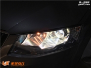 太原斯柯達(dá)明銳大燈改裝海五透鏡 歐司朗4300K燈泡 歐司朗...