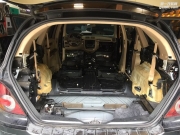 溫州左聲道汽車音響改裝之奔馳R350除臭隔音作業(yè)
