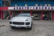 保時(shí)捷Cayenne升級Cayenne S真皮內(nèi)飾