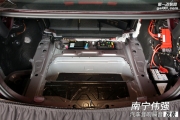 南寧寶馬專業(yè)汽車音響隔音麥?zhǔn)艘繇懘篼湼粢舾难b南寧偉強(qiáng)