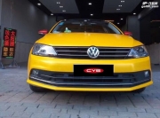 成都青羊車衣裳大眾速騰電光金屬黃車身改色貼膜