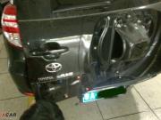 全國首部國產(chǎn)RAV4完美改美版牌照架